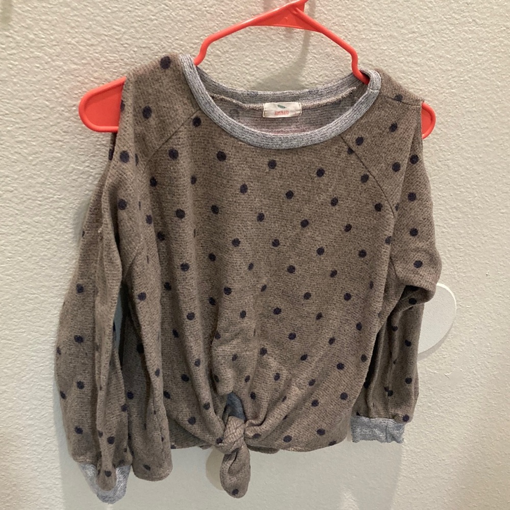 Open shoulder polka dot sweater S